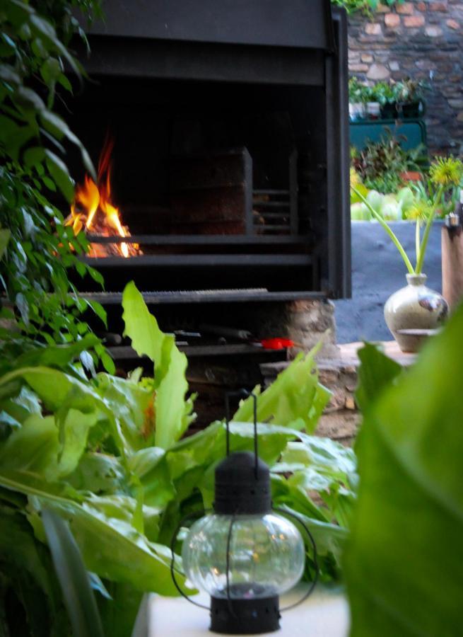 Alluring Self Catering 2 Bedroom Villa At Bokmakierie Villas ウィントフーク エクステリア 写真
