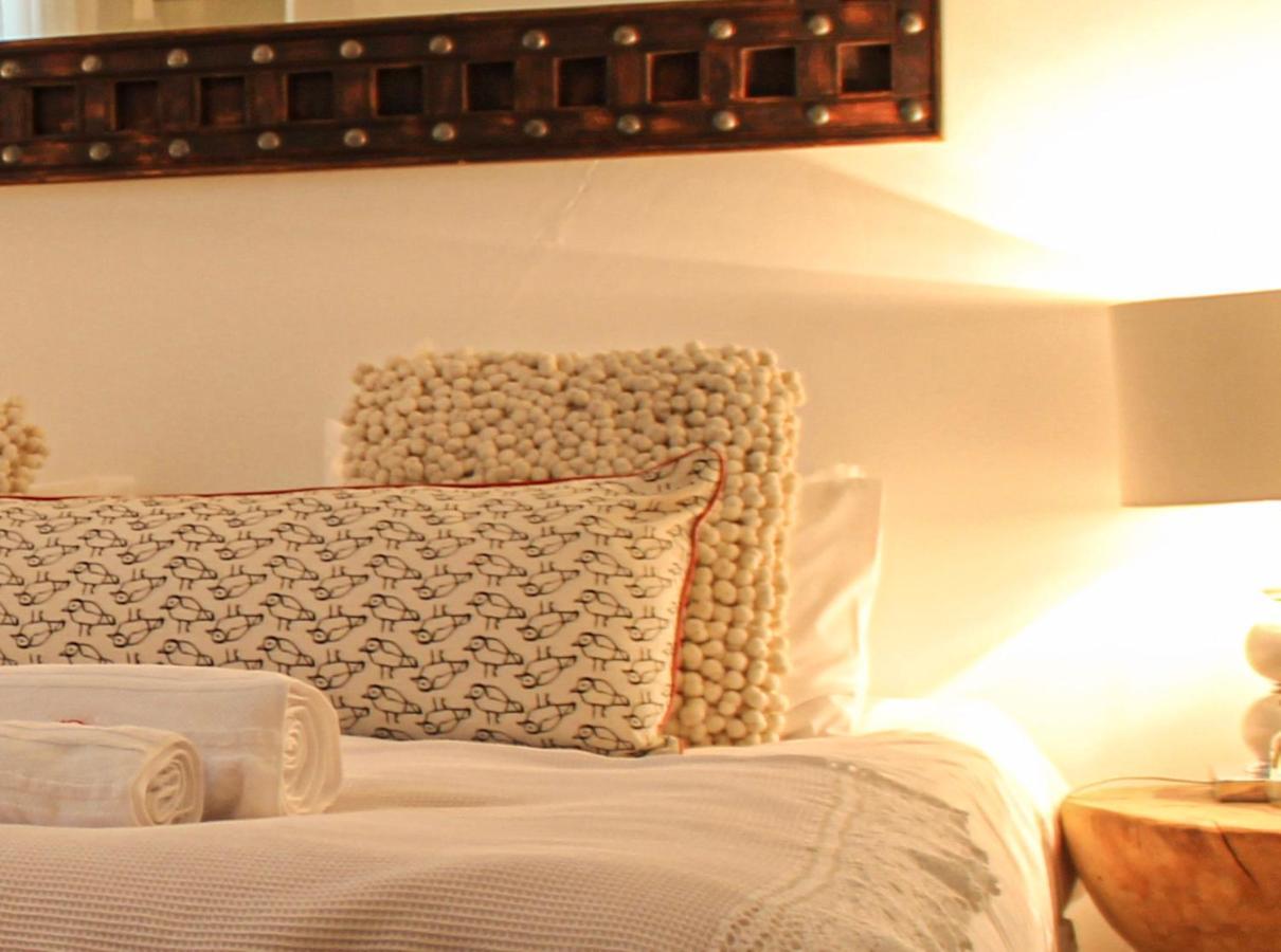 Alluring Self Catering 2 Bedroom Villa At Bokmakierie Villas ウィントフーク エクステリア 写真