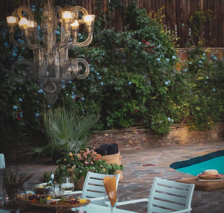 Alluring Self Catering 2 Bedroom Villa At Bokmakierie Villas ウィントフーク エクステリア 写真