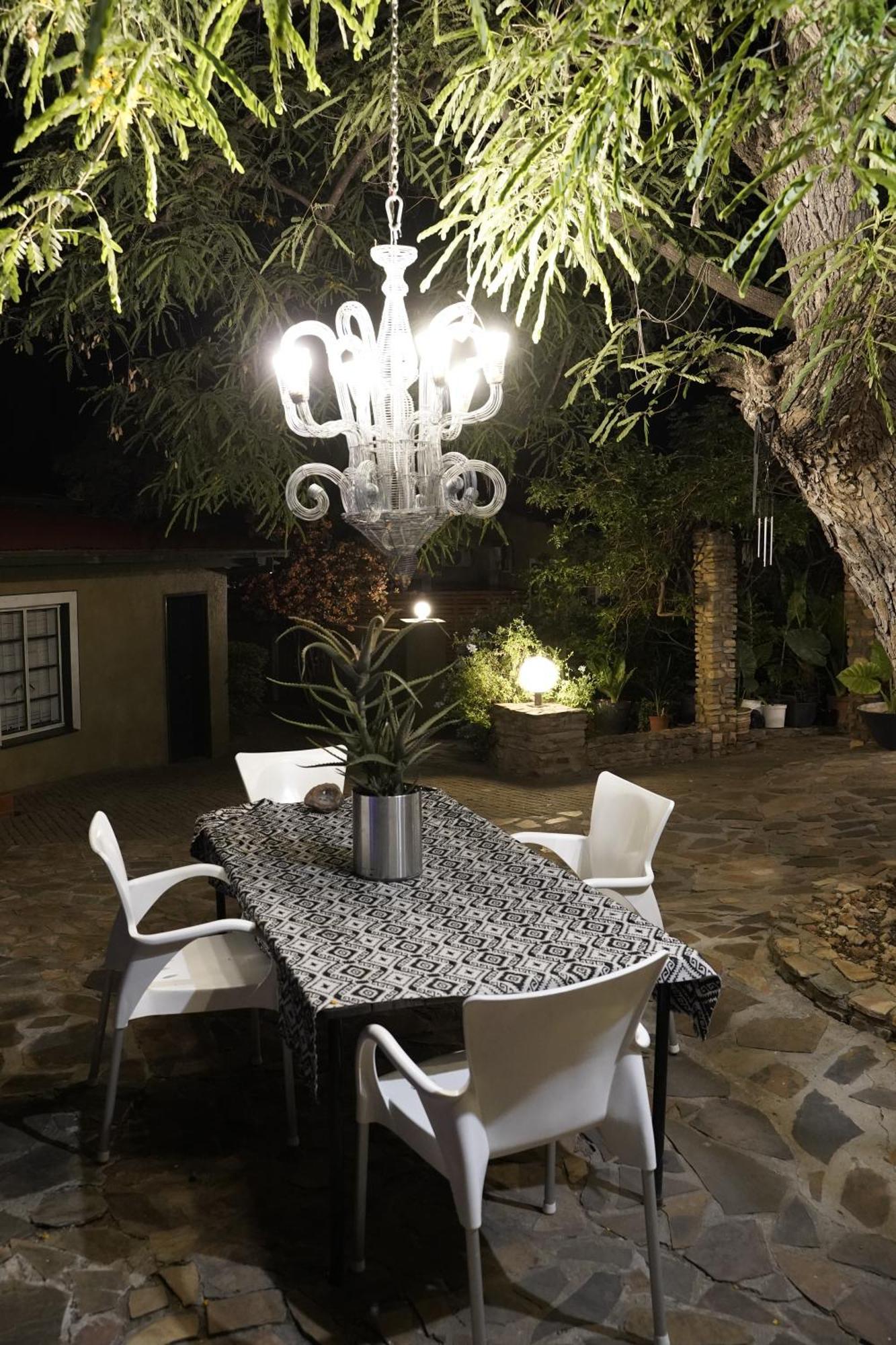 Alluring Self Catering 2 Bedroom Villa At Bokmakierie Villas ウィントフーク エクステリア 写真